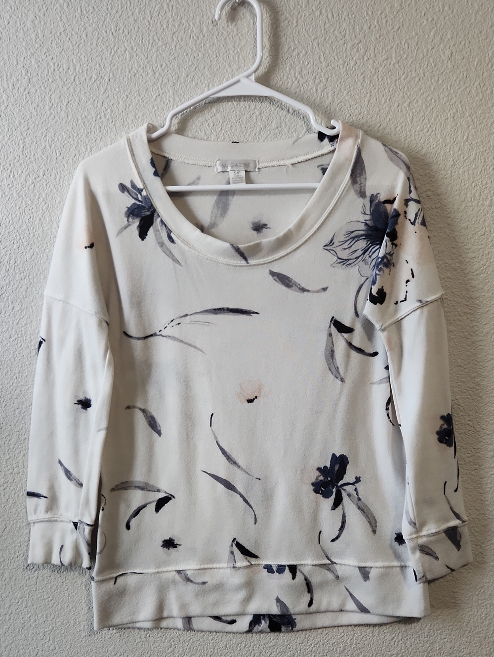 Women's Cream Floral Scoop-Neck Pullover Sweatshirt